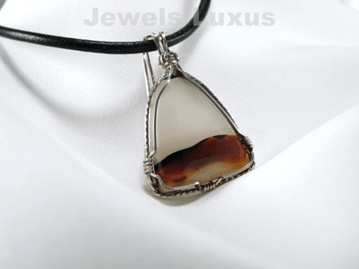 Jewels Luxus - Montana Agate Pendant Necklace